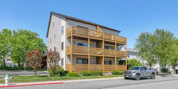 132 JAMESTOWN ROAD
