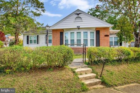 1701 LANSING ROAD