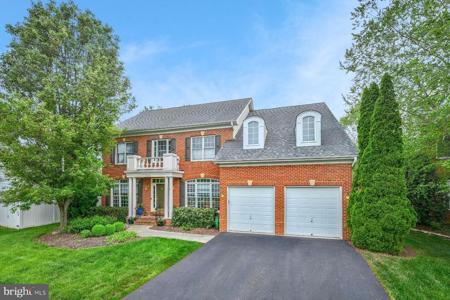 712 PEARSON POINT PLACE
