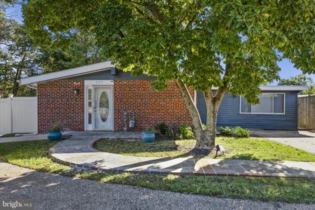 327 GLOUCESTER DRIVE