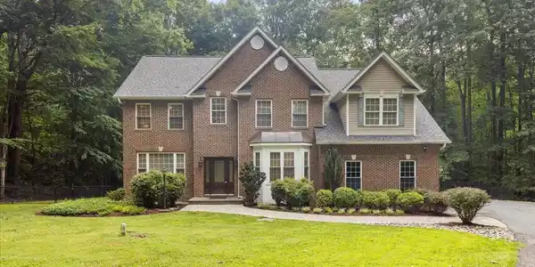 1830 FENWICKE COURT