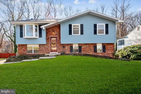 261 OVERLEAF DRIVE