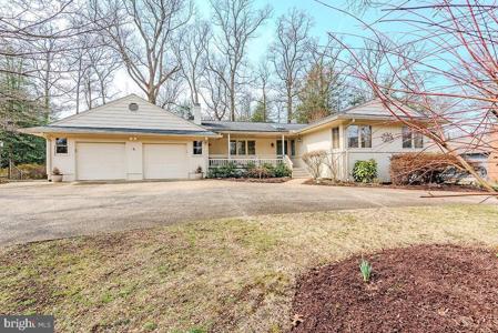1838 LINDAMOOR DRIVE