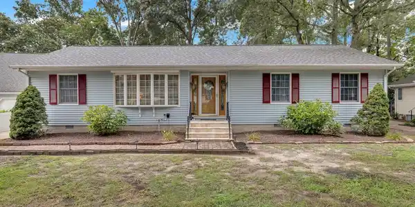 148 BEACHFIELD DRIVE