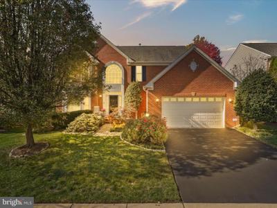 2425 TRIMARAN WAY
