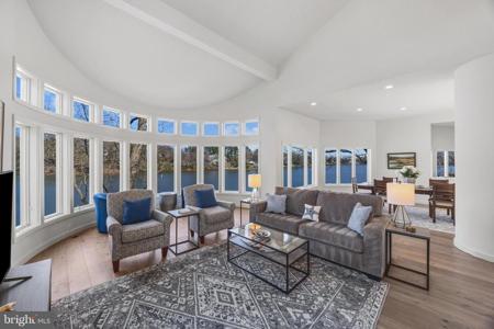 378 FOREST BEACH ROAD
