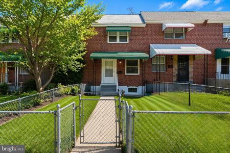 3733 ST VICTOR ST.