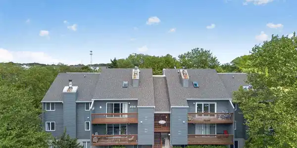 18 EAGLES LANDING