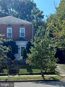 1039 MADISON STREET