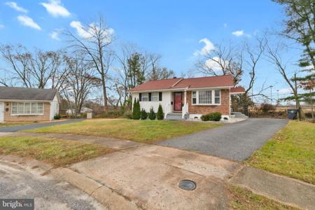 1905 LARCH COURT