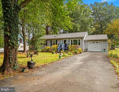 4933 BONNIEWOOD DRIVE