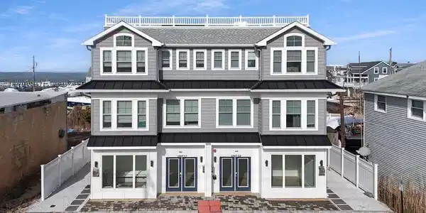 1210 LONG BEACH BLVD