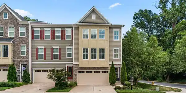 1203 HICKORY HILL CIRCLE