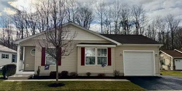 22 FARRAGUT COURT