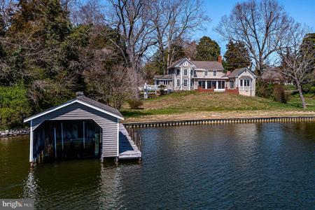 391 STEAMBOAT ROAD