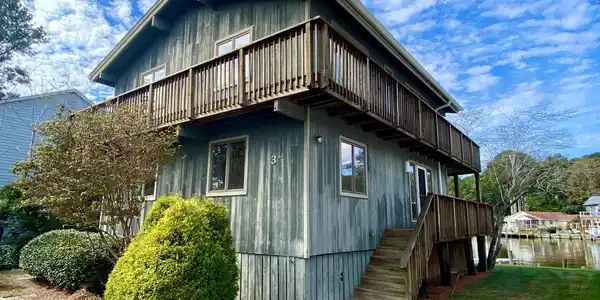 3 MOONSHELL DRIVE