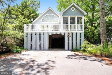 213 ASHWOOD COURT