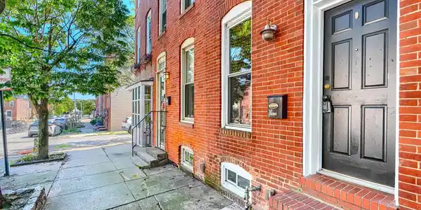 2519 FLEET STREET