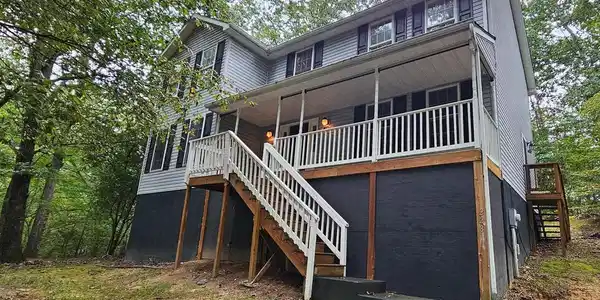 228 THUNDERBIRD DRIVE