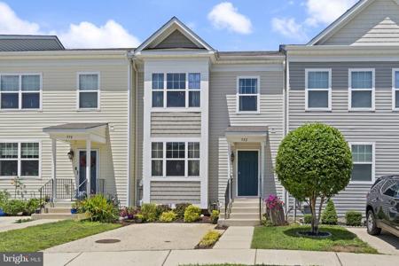 582 ENGLISH OAK LANE