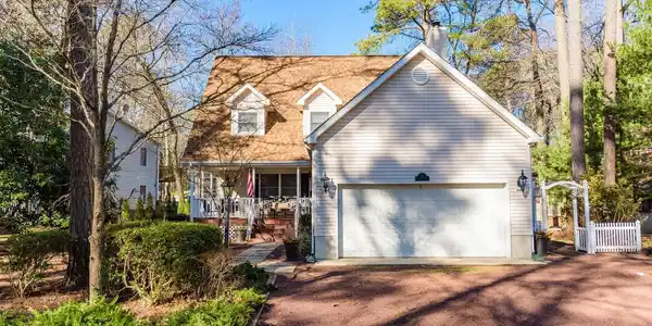 11 DRAWBRIDGE ROAD