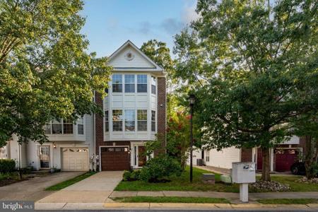 2817 WATERS EDGE COURT