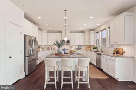 2416 GLOUSTER POINTE DRIVE
