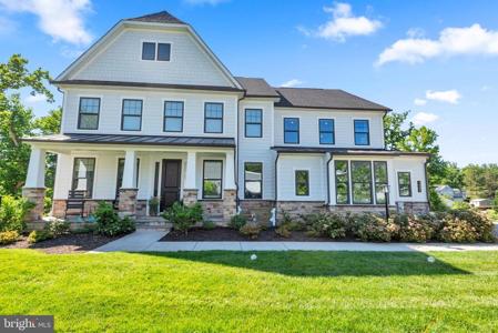 1005 LINDA LEE COURT