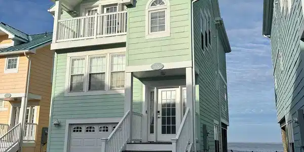 806 BAY CLUB LANE WEST