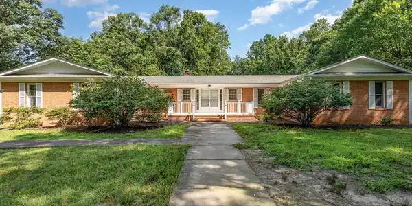7512 MARMION LANE