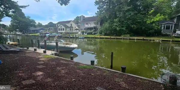 32 DRIFTWOOD LANE