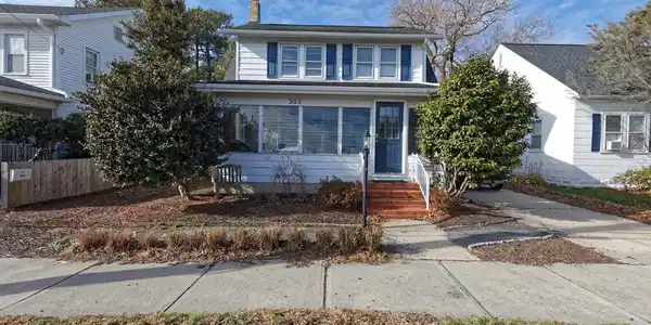 303 BAYARD AVENUE