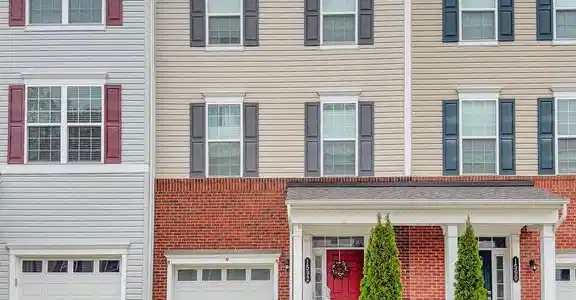 1592 DOROTHY LANE