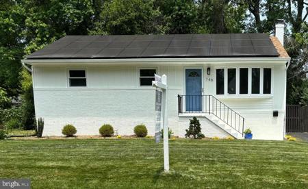746 WARREN DRIVE