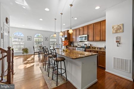 653 ENGLISH IVY WAY