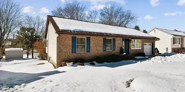 7836 OAKDALE