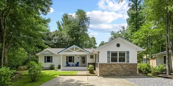 608 PEBBLE COURT