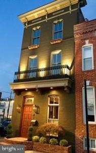 1301 HULL STREET