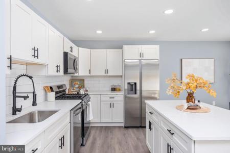 352 GATEWATER COURT