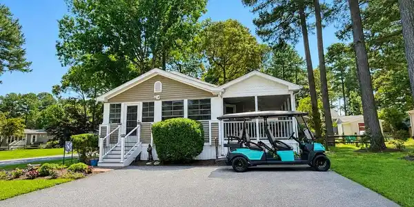 33502 LAKESHORE CIRCLE
