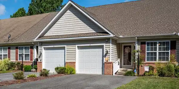 12 TANGLE WOOD COURT
