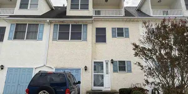 4 HORIZON LANE