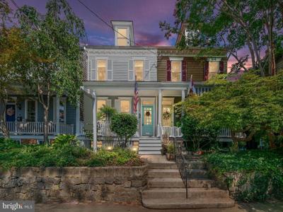 3 DEAN STREET