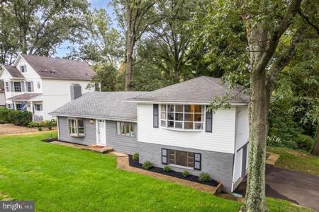 1165 GREEN HOLLY COURT