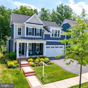 18009 WOODS VIEW DRIVE