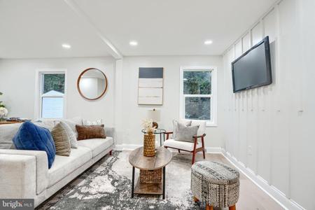 2 SIDEWELL COURT