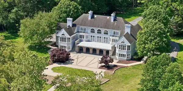 2562 CARROLLTON ROAD