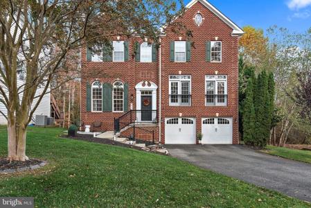 212 BOWEN COURT