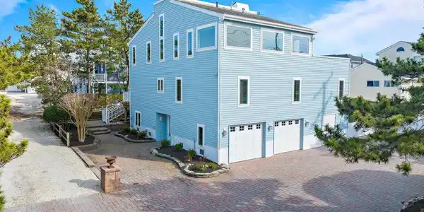 1131 LONG BEACH BOULEVARD