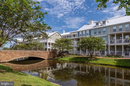 25 CANAL SIDE MEWS E